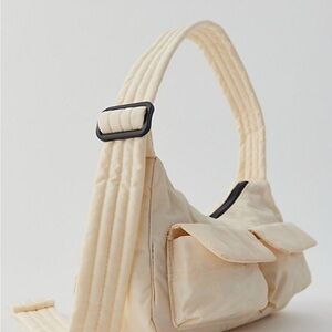 BAGGU: UO Exclusive Ivory Cargo Shoulder Bag🍦